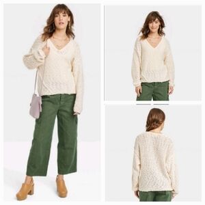 Universal Thread Woman's V-neck Pullover Sweater ~ Cream